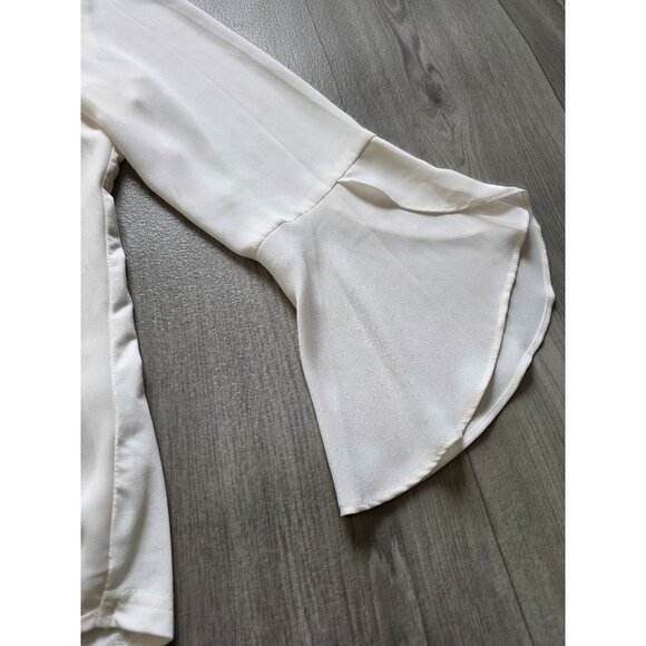 White Long Sleeve Draped Keyhole Blouse By 41 Hawthorn In Size Large - Picture 8 of 11